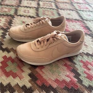 NIKE WOMENS DAYBREAK PREMIUM VACHETTA TAN size 9.5